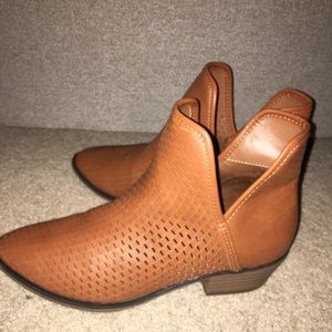 Plume brown booties